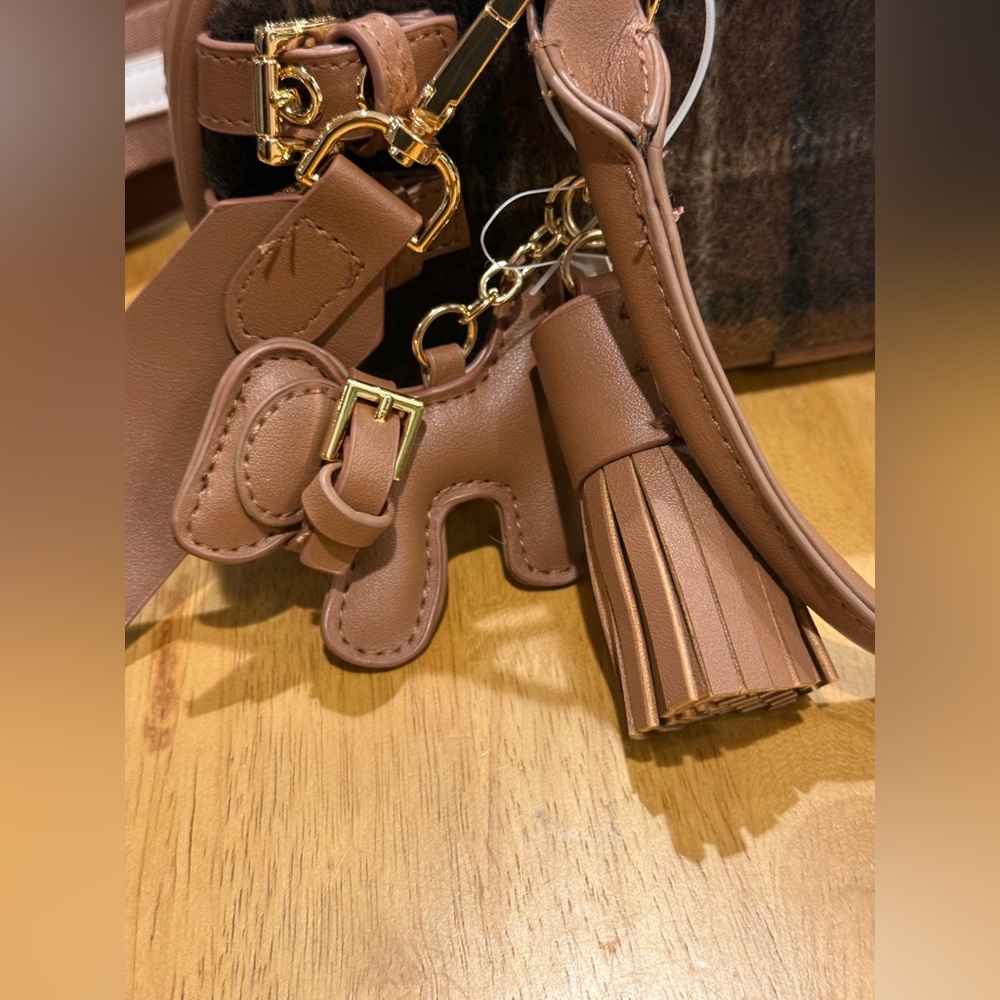 NWT Steve Madden Brown Plaid Blennix Nutshell Crossbody Bag Tassel Dog Charm - Picture 3 of 16